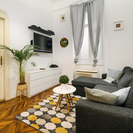 Two Separate Rooms Apartment In City Center, Party District Boedapest Buitenkant foto