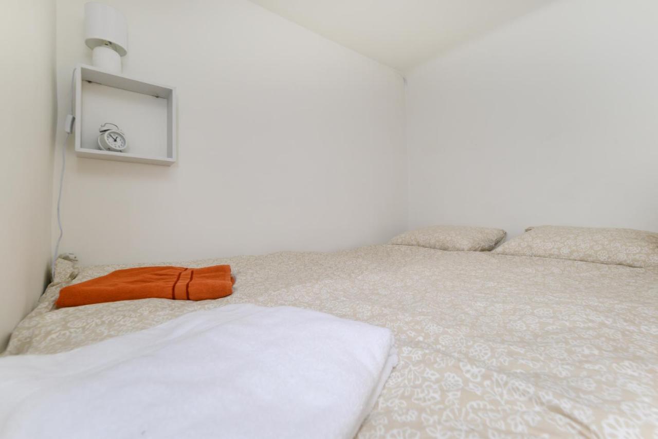 Two Separate Rooms Apartment In City Center, Party District Boedapest Buitenkant foto